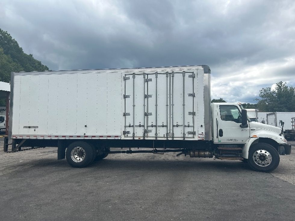 Medium Duty Box Truck-Light and Medium Duty Trucks-International-2021-MV607-Auburn-MA-261,777\n\t\tmiles-$ 37,250 - Image 14