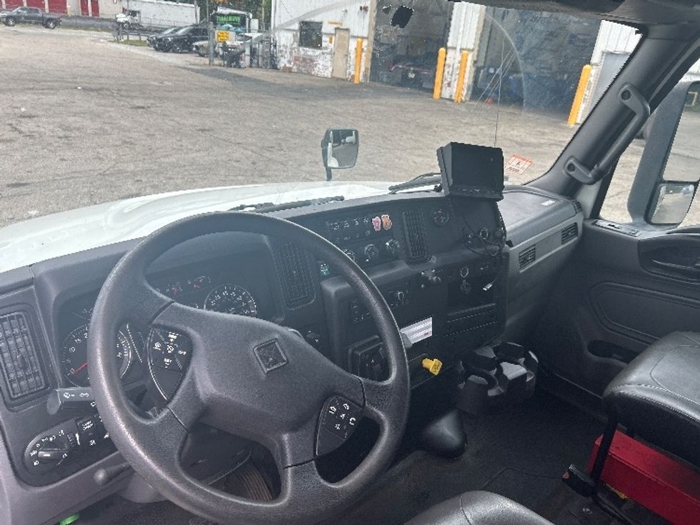 Medium Duty Box Truck-Light and Medium Duty Trucks-International-2021-MV607-Auburn-MA-261,777\n\t\tmiles-$ 37,250 - Image 16