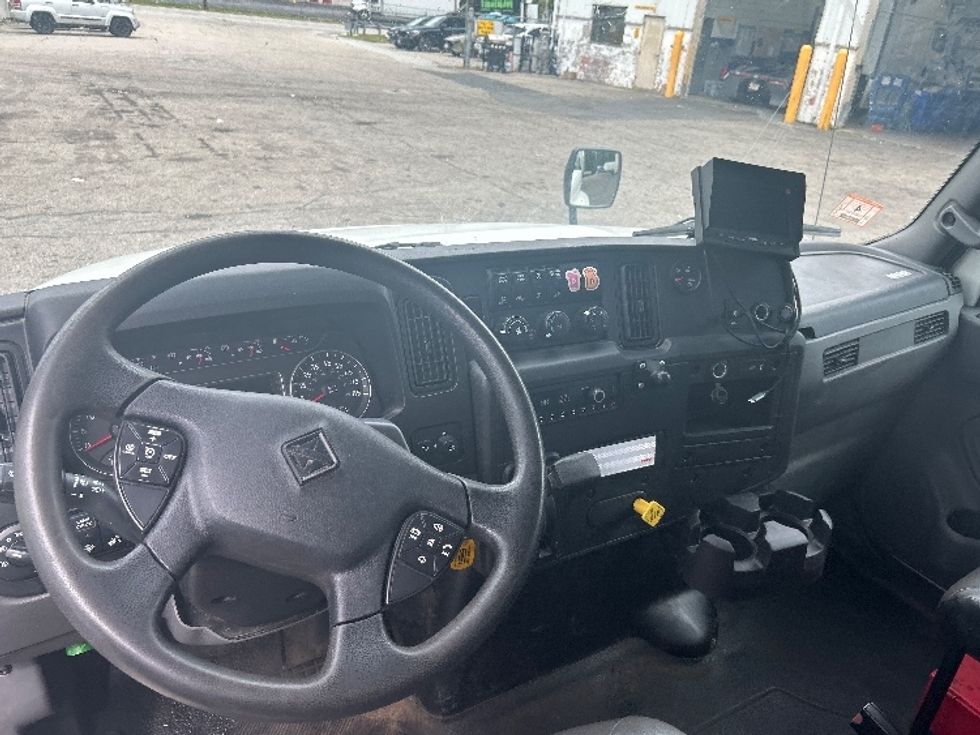 Medium Duty Box Truck-Light and Medium Duty Trucks-International-2021-MV607-Auburn-MA-261,777\n\t\tmiles-$ 37,250 - Image 17
