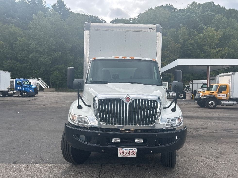 Medium Duty Box Truck-Light and Medium Duty Trucks-International-2021-MV607-Auburn-MA-261,777\n\t\tmiles-$ 37,250 - Image 2