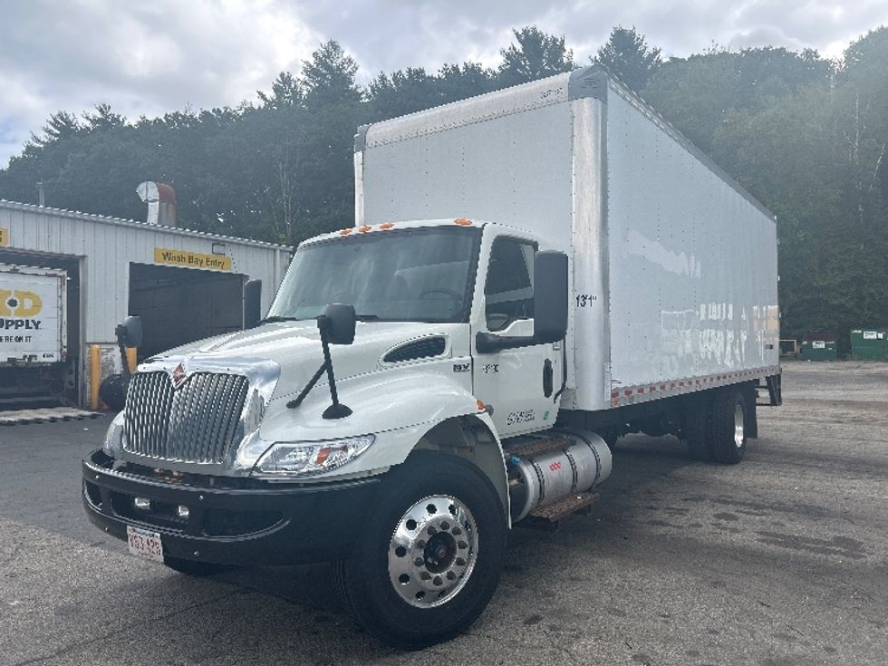 Medium Duty Box Truck-Light and Medium Duty Trucks-International-2021-MV607-Auburn-MA-261,777\n\t\tmiles-$ 37,250 - Image 3