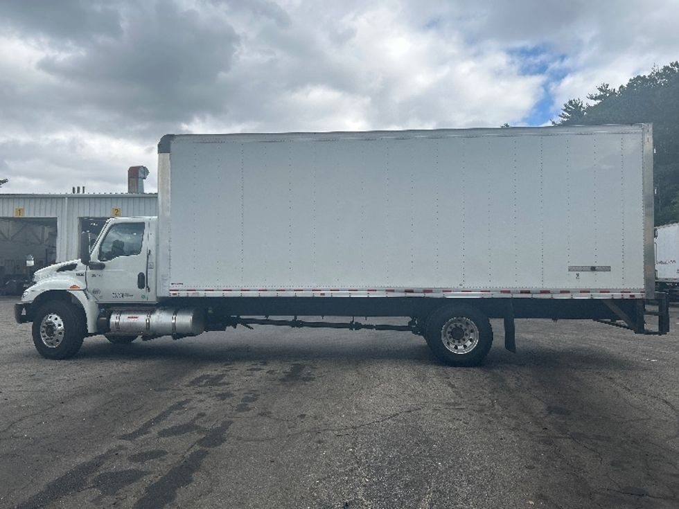 Medium Duty Box Truck-Light and Medium Duty Trucks-International-2021-MV607-Auburn-MA-261,777\n\t\tmiles-$ 37,250 - Image 4