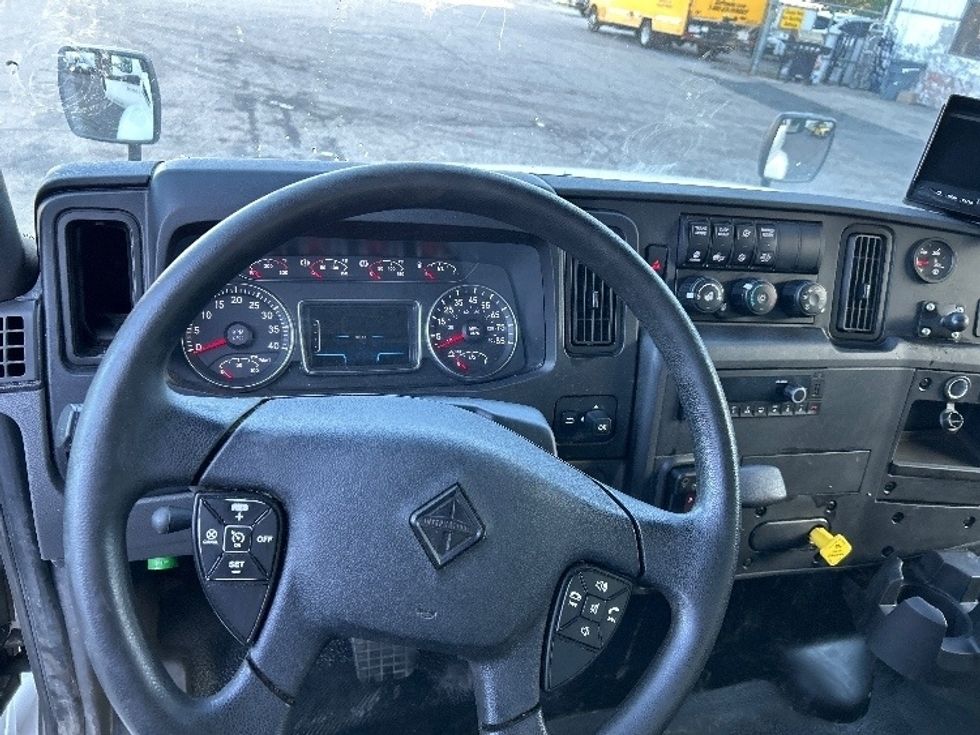 Medium Duty Box Truck-Light and Medium Duty Trucks-International-2021-MV607-Auburn-MA-267,495\n\t\tmiles-$ 37,000 - Image 17