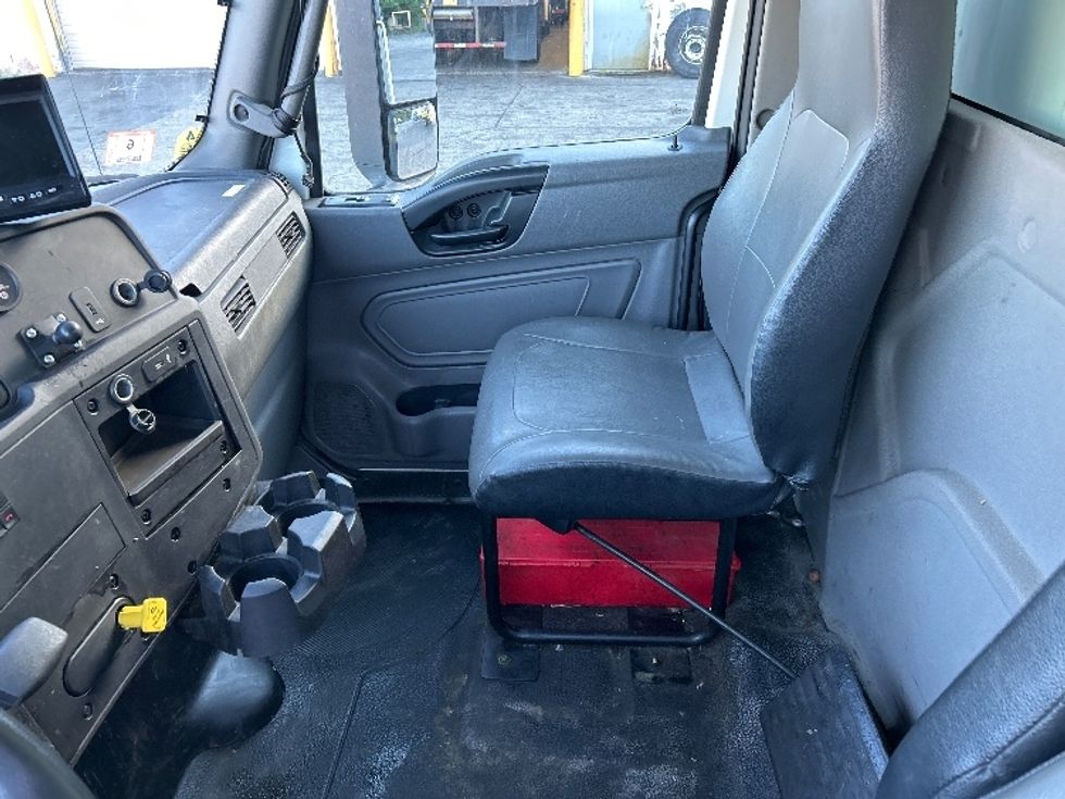 Medium Duty Box Truck-Light and Medium Duty Trucks-International-2021-MV607-Auburn-MA-267,495\n\t\tmiles-$ 37,000 - Image 18