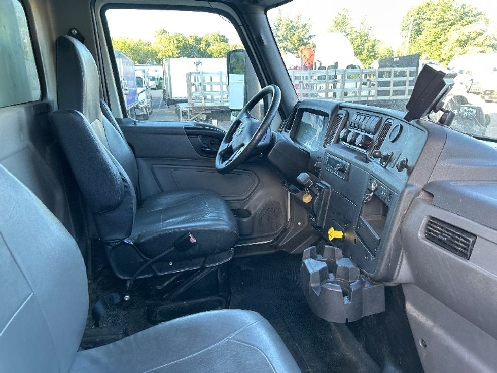 Medium Duty Box Truck-Light and Medium Duty Trucks-International-2021-MV607-Auburn-MA-267,495\n\t\tmiles-$ 37,000 - Image 21