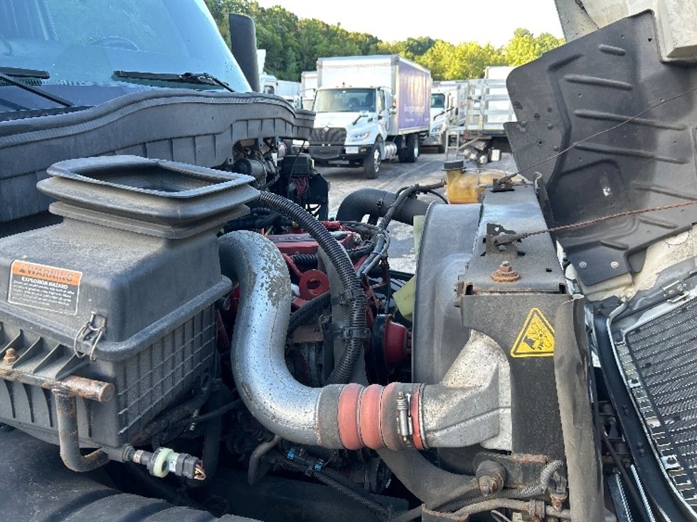 Medium Duty Box Truck-Light and Medium Duty Trucks-International-2021-MV607-Auburn-MA-267,495\n\t\tmiles-$ 37,000 - Image 22