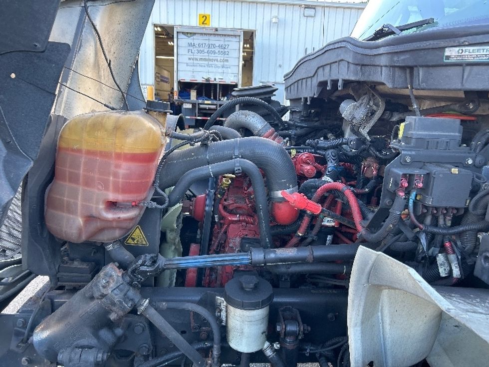 Medium Duty Box Truck-Light and Medium Duty Trucks-International-2021-MV607-Auburn-MA-267,495\n\t\tmiles-$ 37,000 - Image 23