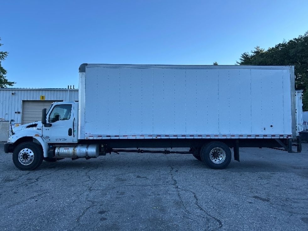 Medium Duty Box Truck-Light and Medium Duty Trucks-International-2021-MV607-Auburn-MA-267,495\n\t\tmiles-$ 37,000 - Image 4