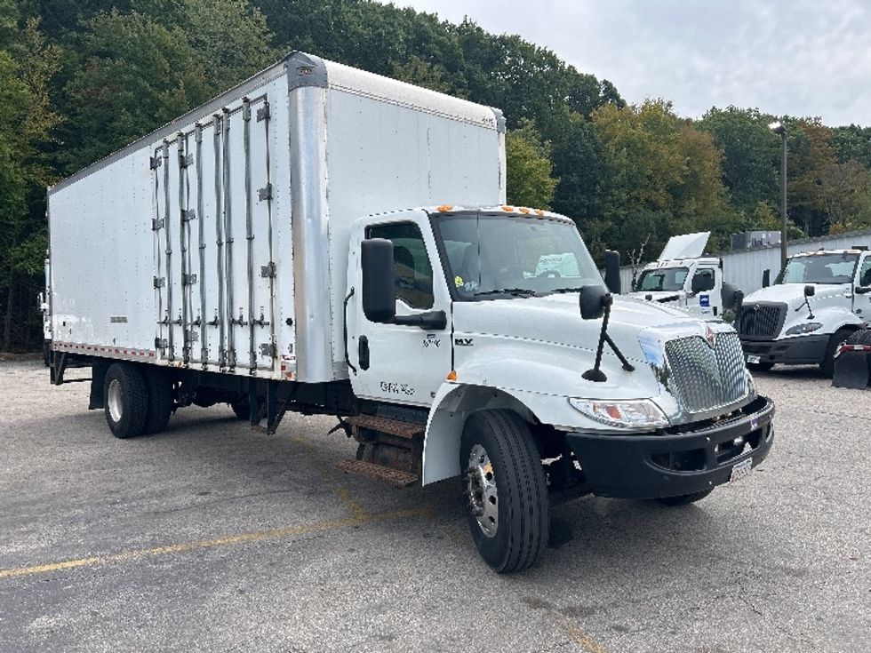 Medium Duty Box Truck-Light and Medium Duty Trucks-International-2021-MV607-Auburn-MA-305,945\n\t\tmiles-$ 29,500 - Image 1