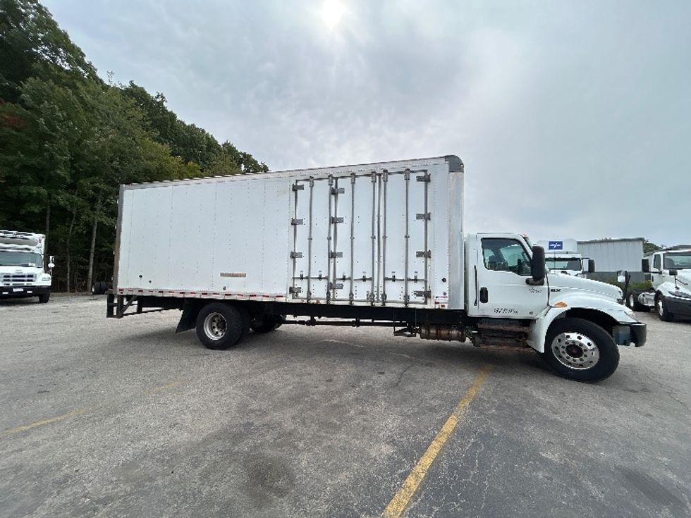 Medium Duty Box Truck-Light and Medium Duty Trucks-International-2021-MV607-Auburn-MA-305,945\n\t\tmiles-$ 29,500 - Image 13