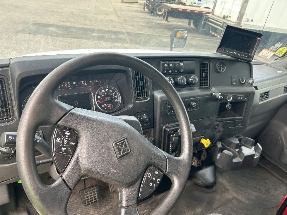 Medium Duty Box Truck-Light and Medium Duty Trucks-International-2021-MV607-Auburn-MA-305,945\n\t\tmiles-$ 29,500 - Image 16