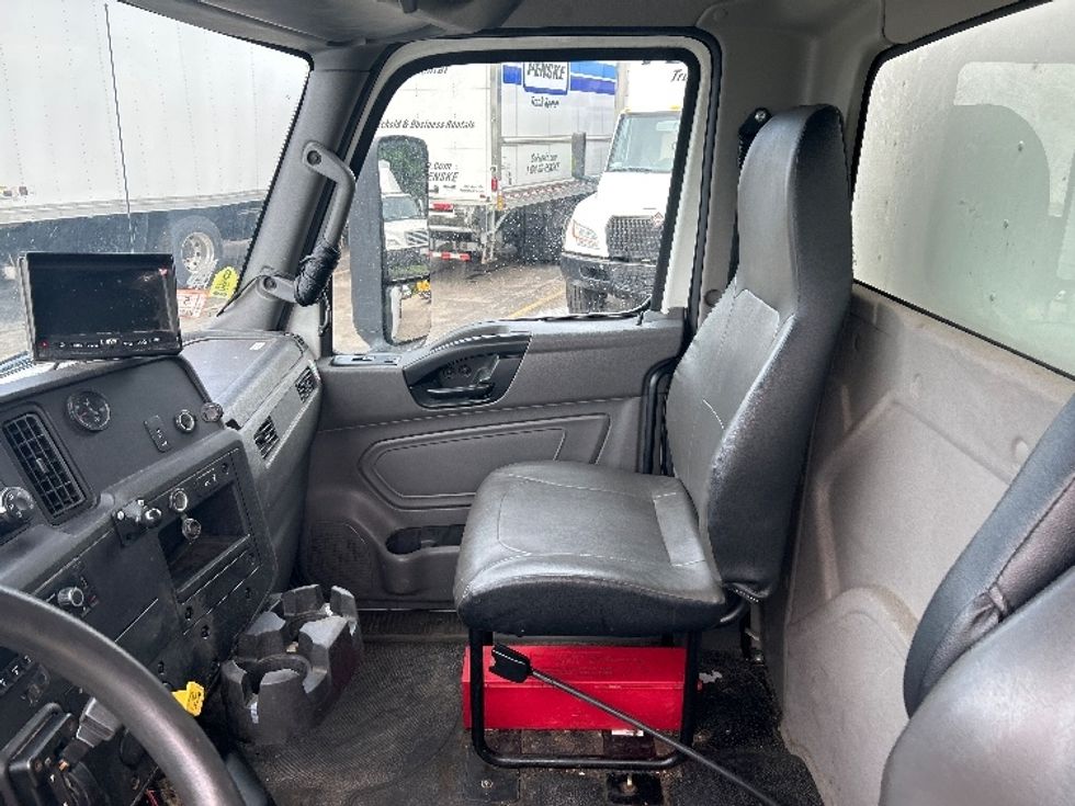 Medium Duty Box Truck-Light and Medium Duty Trucks-International-2021-MV607-Auburn-MA-305,945\n\t\tmiles-$ 29,500 - Image 17