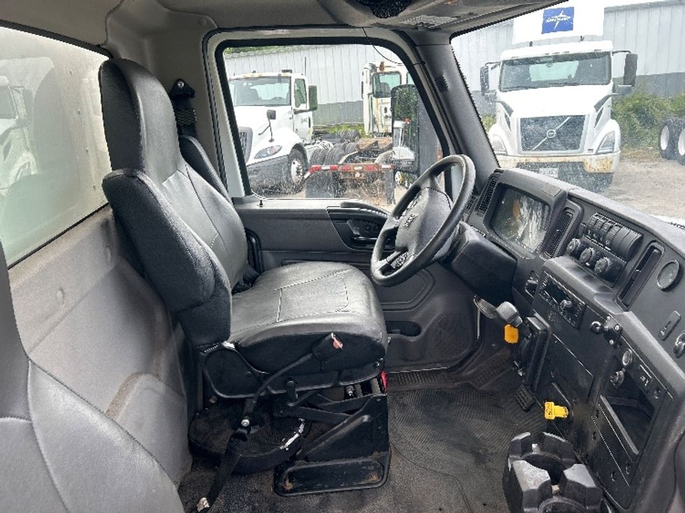 Medium Duty Box Truck-Light and Medium Duty Trucks-International-2021-MV607-Auburn-MA-305,945\n\t\tmiles-$ 29,500 - Image 20