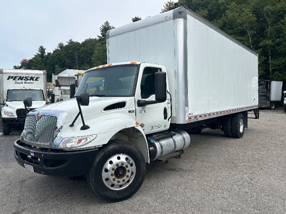Medium Duty Box Truck-Light and Medium Duty Trucks-International-2021-MV607-Auburn-MA-305,945\n\t\tmiles-$ 29,500 - Image 3