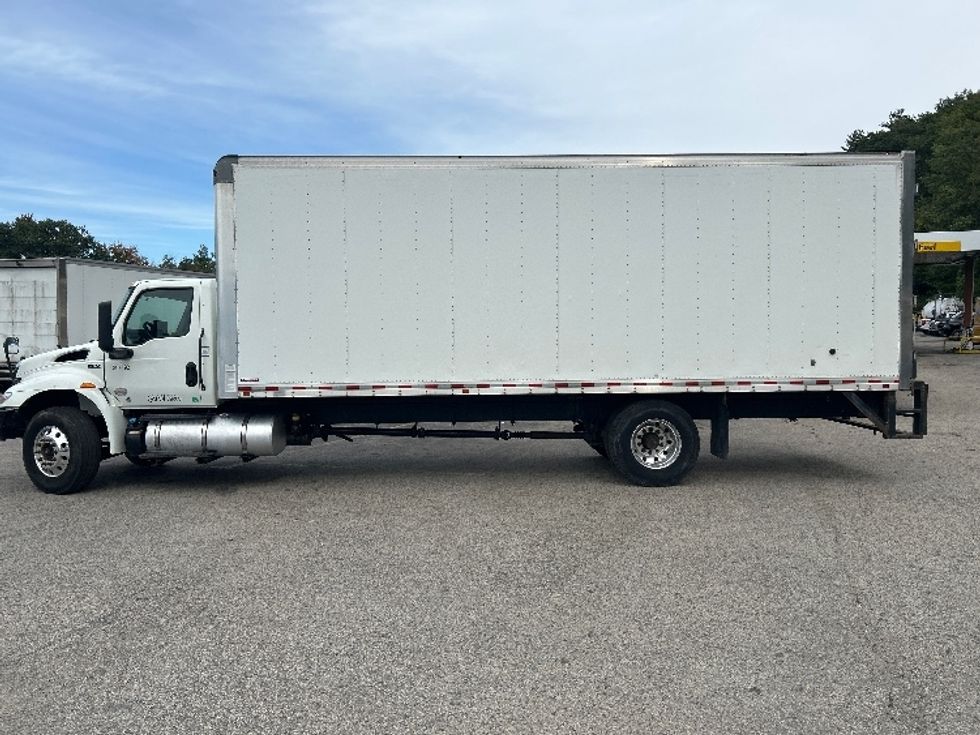 Medium Duty Box Truck-Light and Medium Duty Trucks-International-2021-MV607-Auburn-MA-305,945\n\t\tmiles-$ 29,500 - Image 4