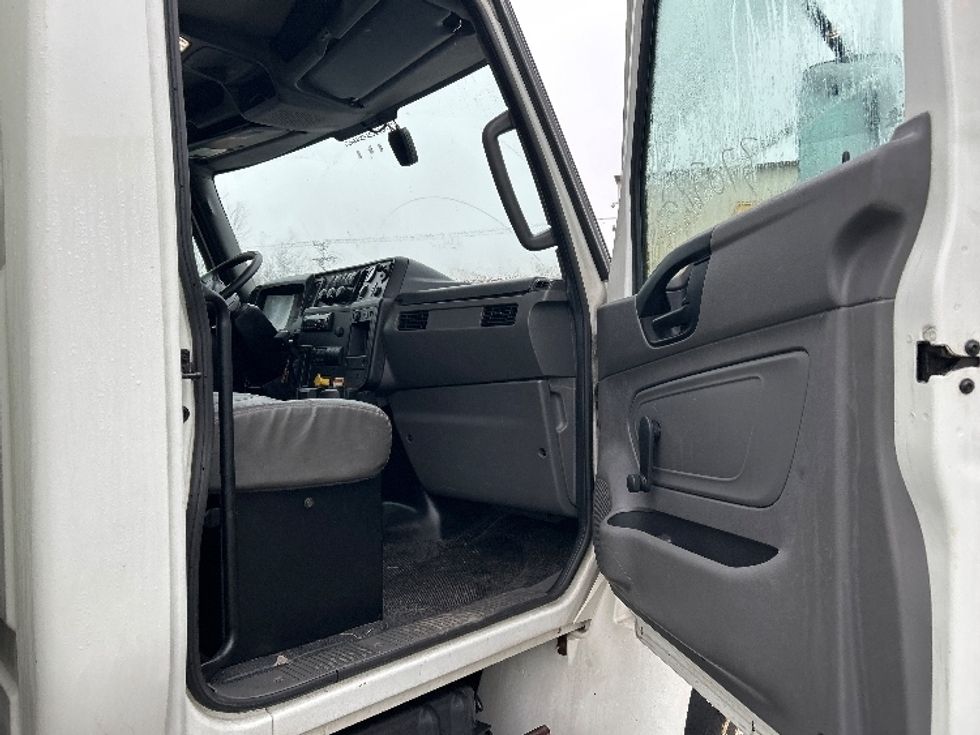 Medium Duty Box Truck-Light and Medium Duty Trucks-International-2021-MV607-Auburn-MA-313,901\n\t\tmiles-$ 27,250 - Image 18