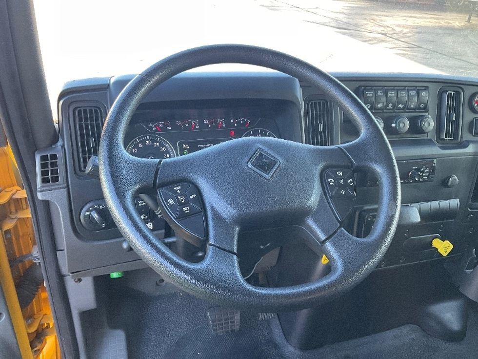 Medium Duty Box Truck-Light and Medium Duty Trucks-International-2021-MV607-Aurora-CO-175,926\n\t\tmiles-$ 45,750 - Image 17