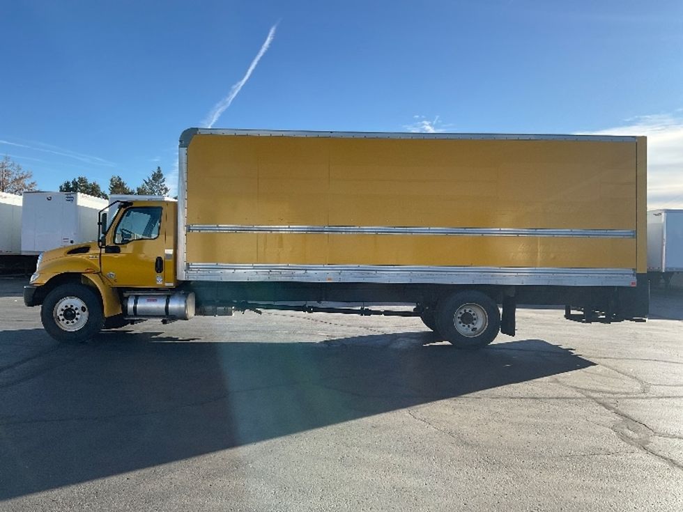 Medium Duty Box Truck-Light and Medium Duty Trucks-International-2021-MV607-Aurora-CO-175,926\n\t\tmiles-$ 45,750 - Image 4