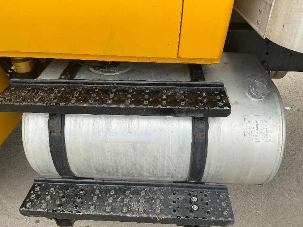 Medium Duty Box Truck-Light and Medium Duty Trucks-International-2021-MV607-Aurora-CO-220,474\n\t\tmiles-$ 39,250 - Image 24