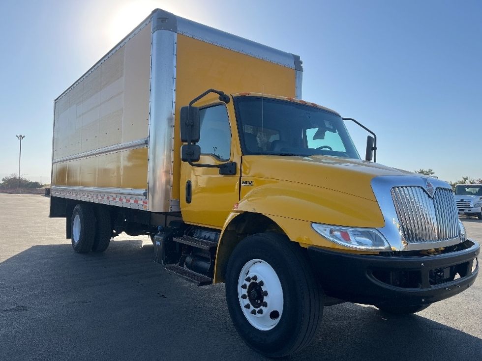 Medium Duty Box Truck-Light and Medium Duty Trucks-International-2021-MV607-Bakersfield-CA-182,086\n\t\tmiles-$ 35,750 - Image 1