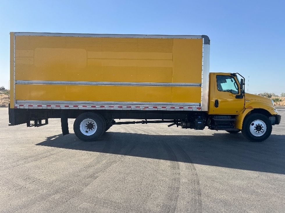 Medium Duty Box Truck-Light and Medium Duty Trucks-International-2021-MV607-Bakersfield-CA-182,086\n\t\tmiles-$ 35,750 - Image 15