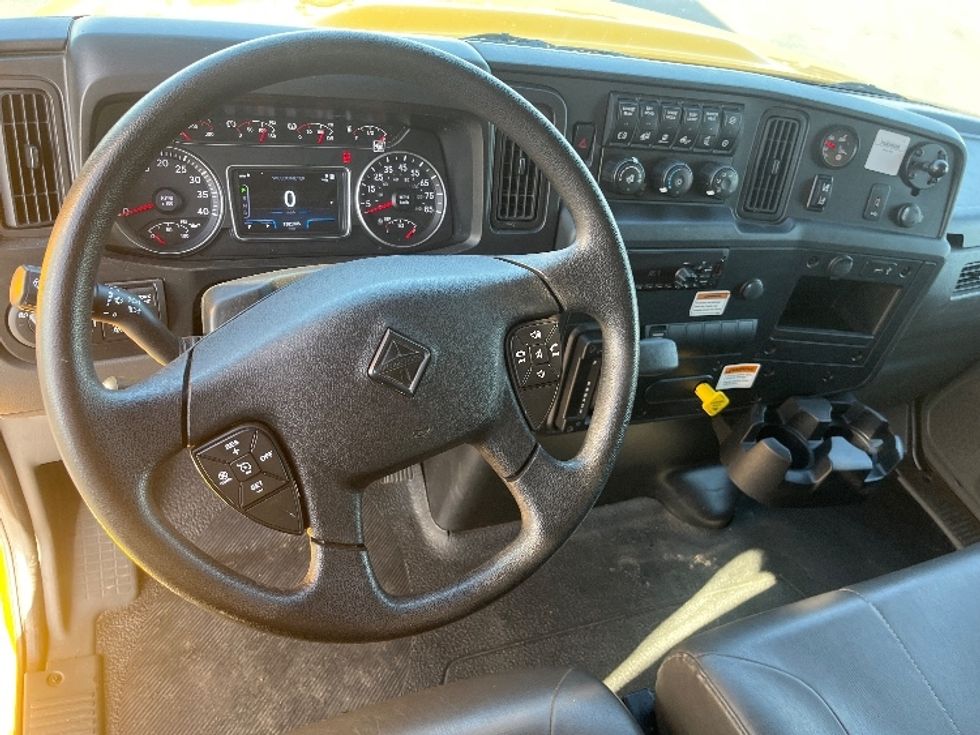 Medium Duty Box Truck-Light and Medium Duty Trucks-International-2021-MV607-Bakersfield-CA-182,086\n\t\tmiles-$ 35,750 - Image 18