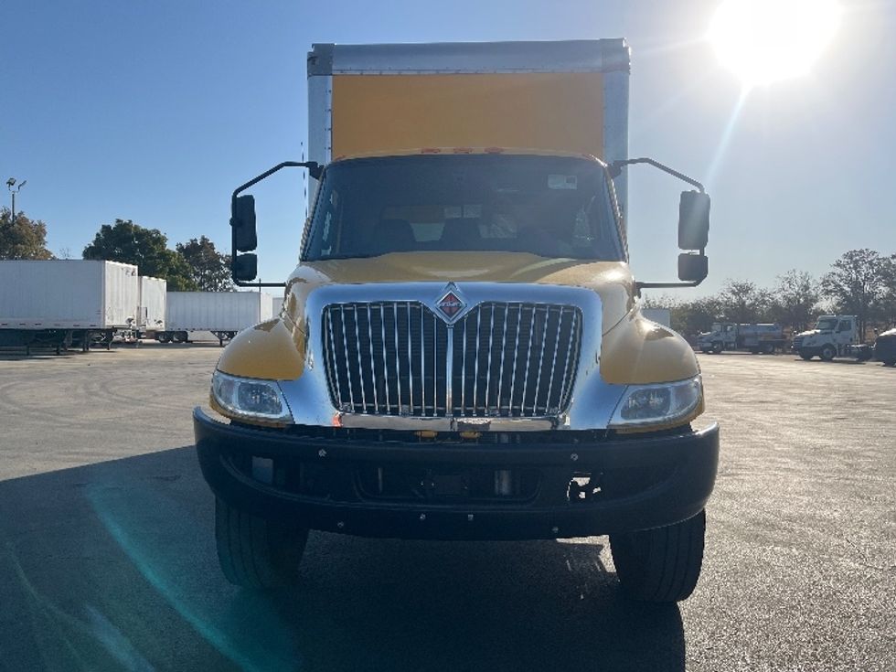 Medium Duty Box Truck-Light and Medium Duty Trucks-International-2021-MV607-Bakersfield-CA-182,086\n\t\tmiles-$ 35,750 - Image 2