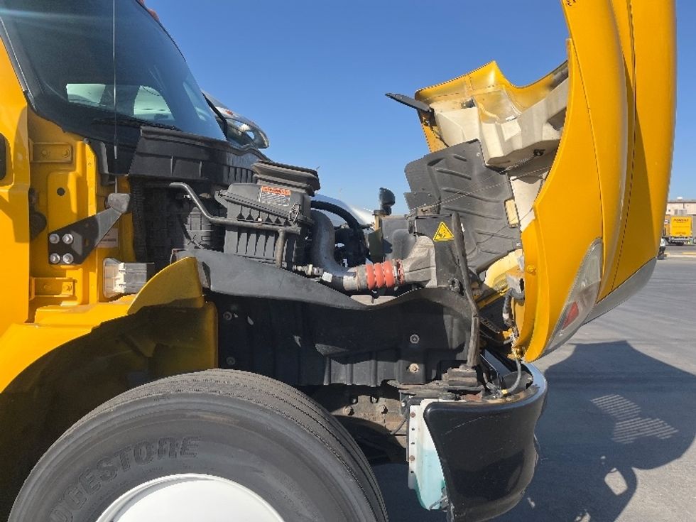 Medium Duty Box Truck-Light and Medium Duty Trucks-International-2021-MV607-Bakersfield-CA-182,086\n\t\tmiles-$ 35,750 - Image 23