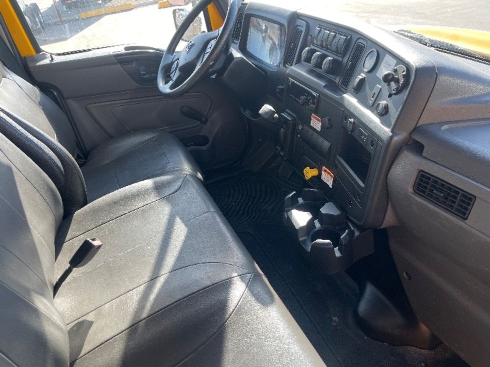 Medium Duty Box Truck-Light and Medium Duty Trucks-International-2021-MV607-Bakersfield-CA-182,086\n\t\tmiles-$ 35,750 - Image 22