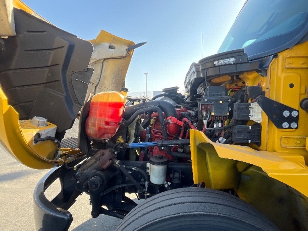 Medium Duty Box Truck-Light and Medium Duty Trucks-International-2021-MV607-Bakersfield-CA-182,086\n\t\tmiles-$ 35,750 - Image 24