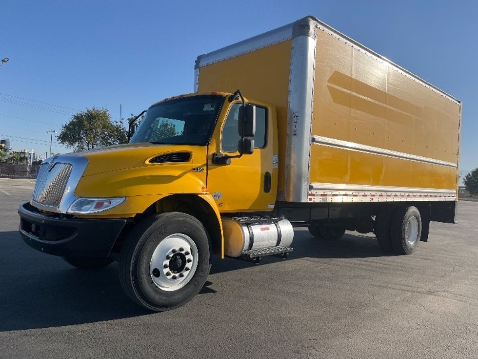Medium Duty Box Truck-Light and Medium Duty Trucks-International-2021-MV607-Bakersfield-CA-182,086\n\t\tmiles-$ 35,750 - Image 3