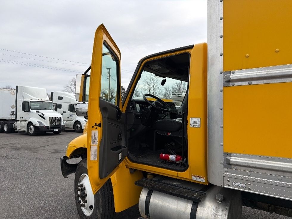 Medium Duty Box Truck-Light and Medium Duty Trucks-International-2021-MV607-Baltimore-MD-192,977\n\t\tmiles-$ 41,500 - Image 16