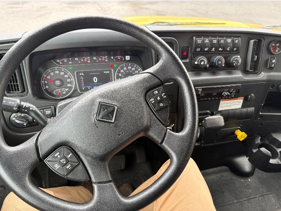 Medium Duty Box Truck-Light and Medium Duty Trucks-International-2021-MV607-Baltimore-MD-192,977\n\t\tmiles-$ 41,500 - Image 17