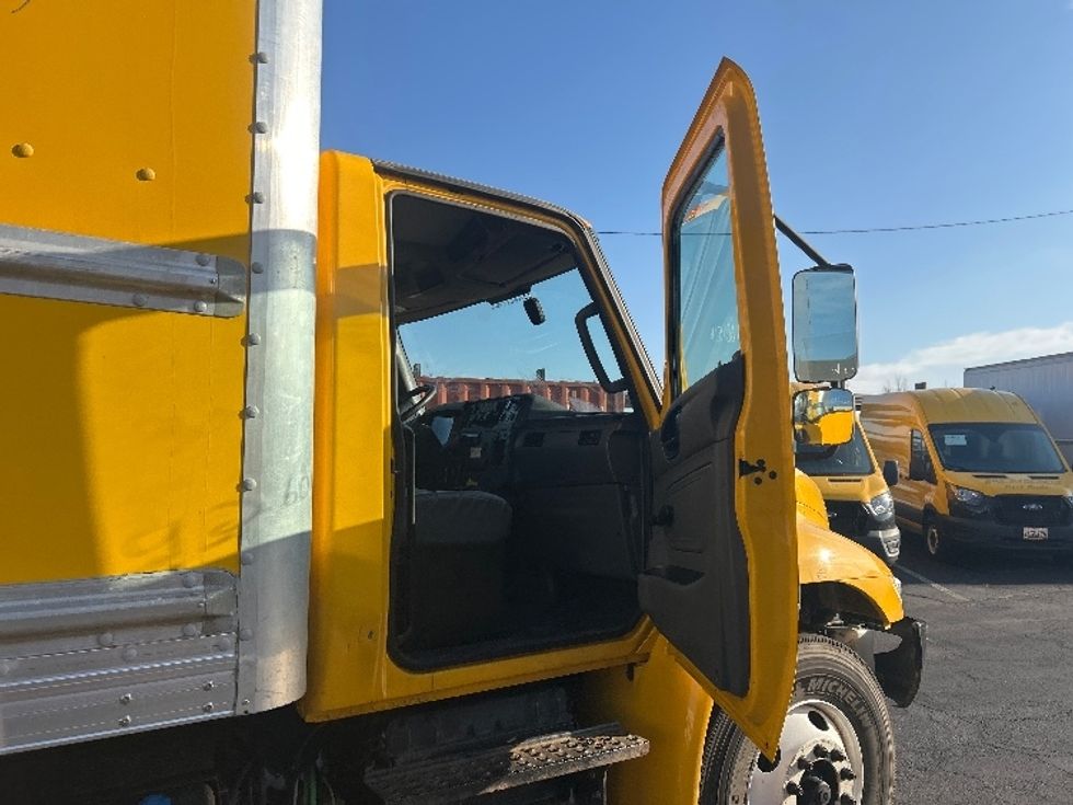 Medium Duty Box Truck-Light and Medium Duty Trucks-International-2021-MV607-Baltimore-MD-192,977\n\t\tmiles-$ 41,500 - Image 20