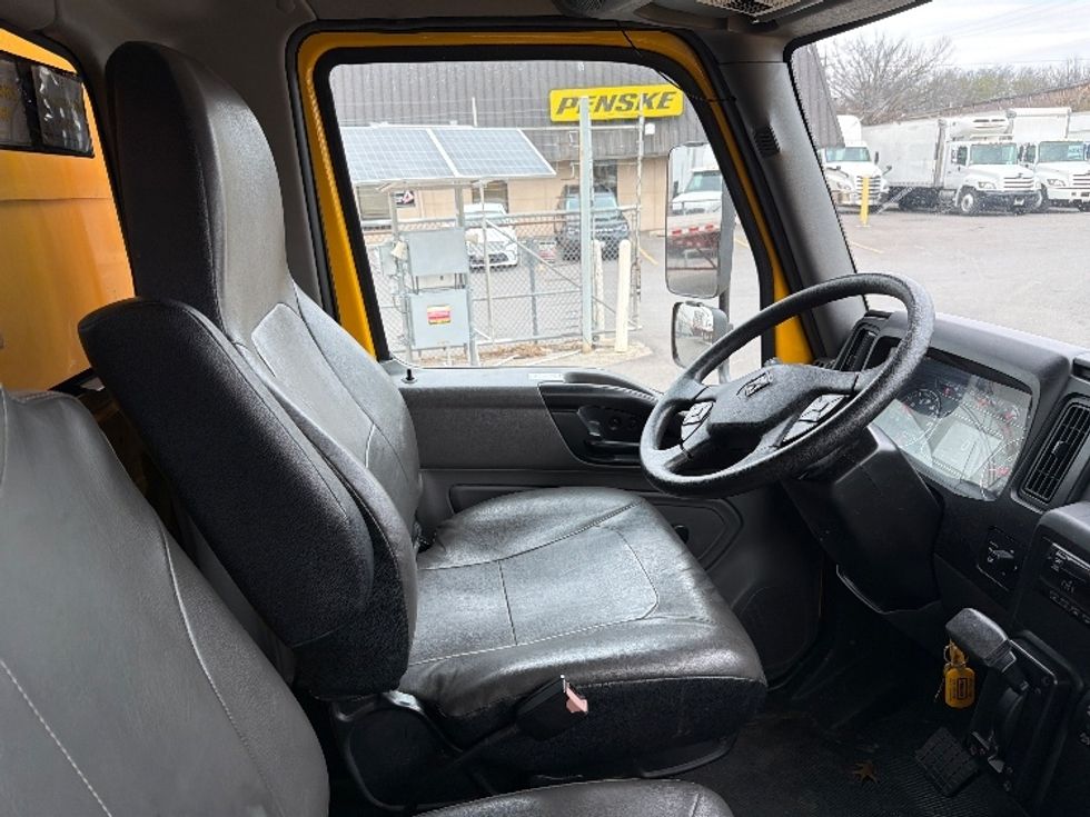 Medium Duty Box Truck-Light and Medium Duty Trucks-International-2021-MV607-Baltimore-MD-192,977\n\t\tmiles-$ 41,500 - Image 22