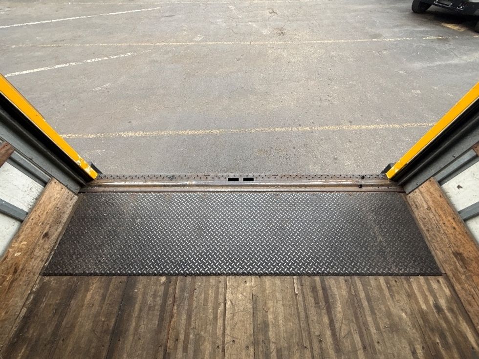 Medium Duty Box Truck-Light and Medium Duty Trucks-International-2021-MV607-Baltimore-MD-203,954\n\t\tmiles-$ 41,750 - Image 9