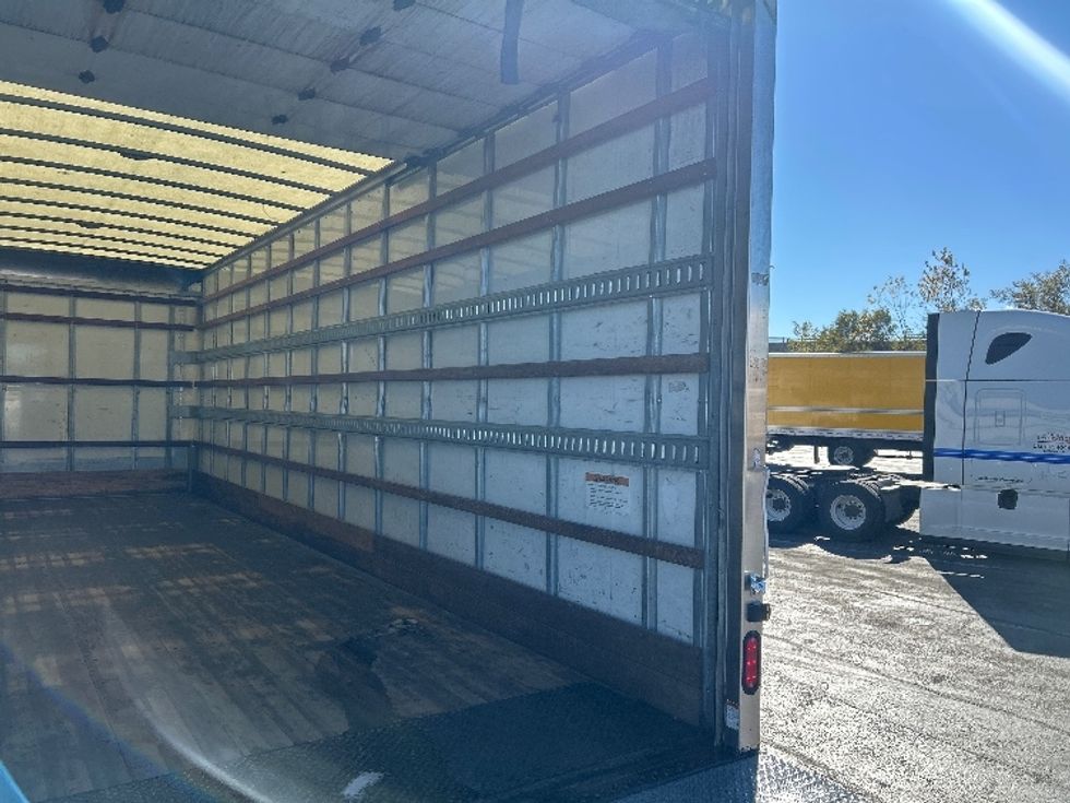 Medium Duty Box Truck-Light and Medium Duty Trucks-International-2021-MV607-Baltimore-MD-230,186\n\t\tmiles-$ 44,750 - Image 12