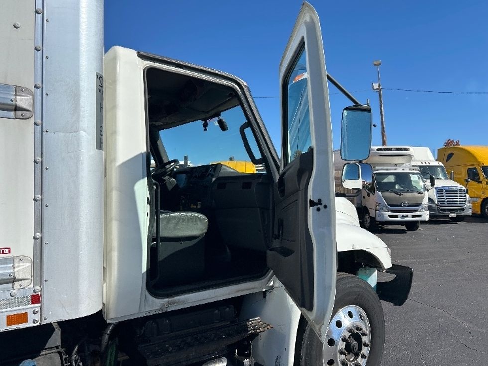 Medium Duty Box Truck-Light and Medium Duty Trucks-International-2021-MV607-Baltimore-MD-230,186\n\t\tmiles-$ 44,750 - Image 17