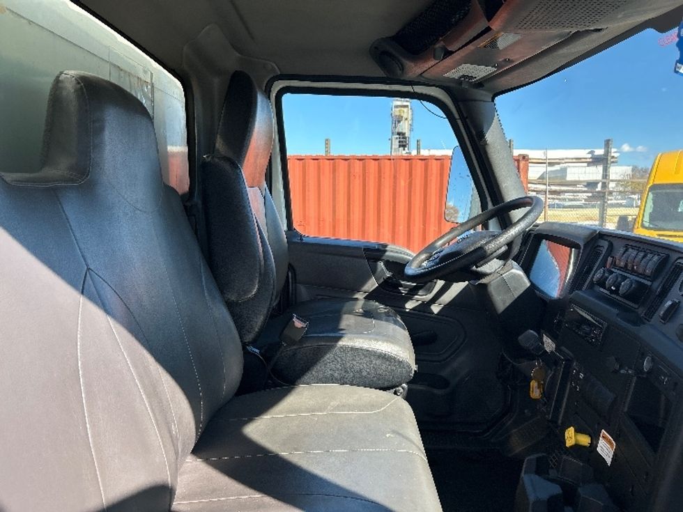 Medium Duty Box Truck-Light and Medium Duty Trucks-International-2021-MV607-Baltimore-MD-230,186\n\t\tmiles-$ 44,750 - Image 22