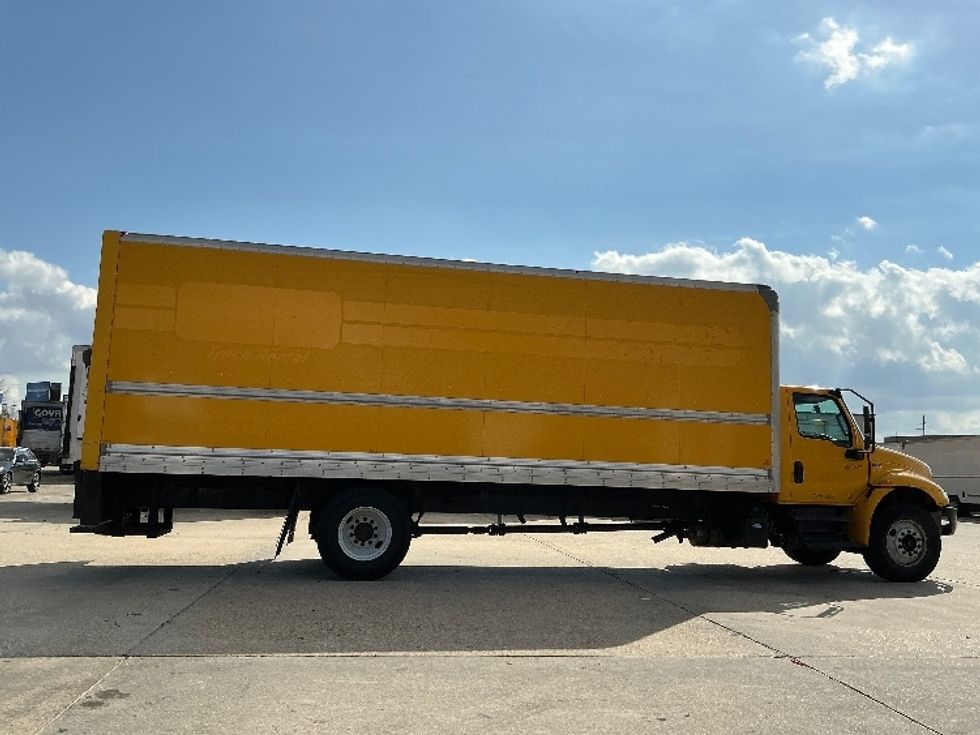 Medium Duty Box Truck-Light and Medium Duty Trucks-International-2021-MV607-Baton Rouge-LA-196,151\n\t\tmiles-$ 42,750 - Image 14