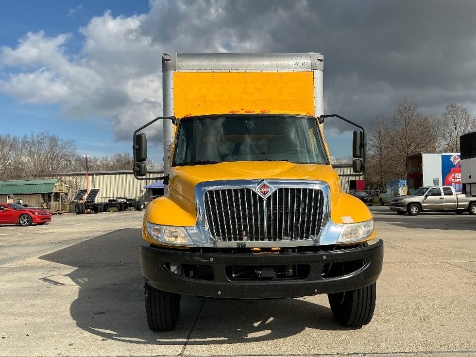 Medium Duty Box Truck-Light and Medium Duty Trucks-International-2021-MV607-Baton Rouge-LA-196,151\n\t\tmiles-$ 42,750 - Image 2