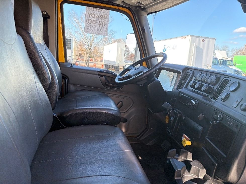 Medium Duty Box Truck-Light and Medium Duty Trucks-International-2021-MV607-Baton Rouge-LA-196,151\n\t\tmiles-$ 42,750 - Image 21