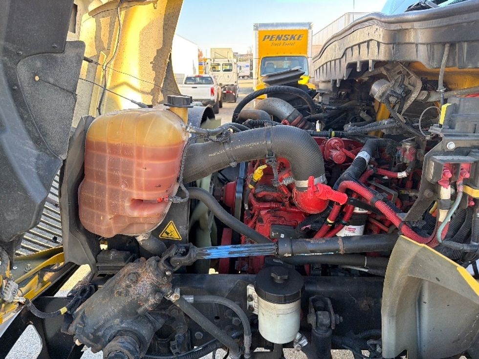 Medium Duty Box Truck-Light and Medium Duty Trucks-International-2021-MV607-Baton Rouge-LA-196,151\n\t\tmiles-$ 42,750 - Image 23