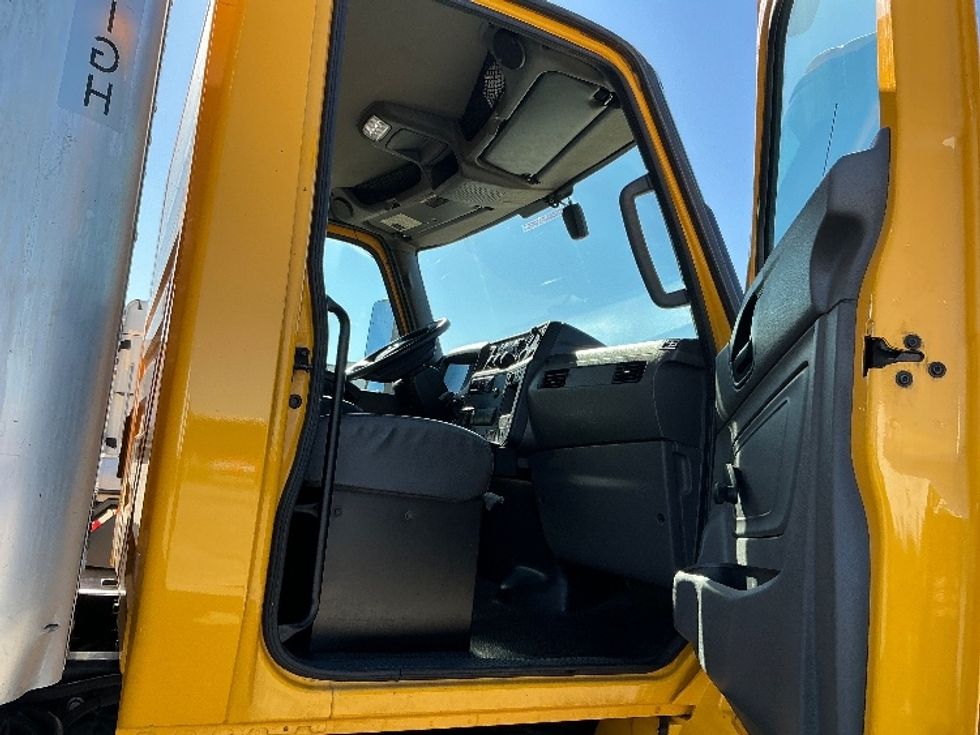 Medium Duty Box Truck-Light and Medium Duty Trucks-International-2021-MV607-Baton Rouge-LA-215,598\n\t\tmiles-$ 40,000 - Image 20