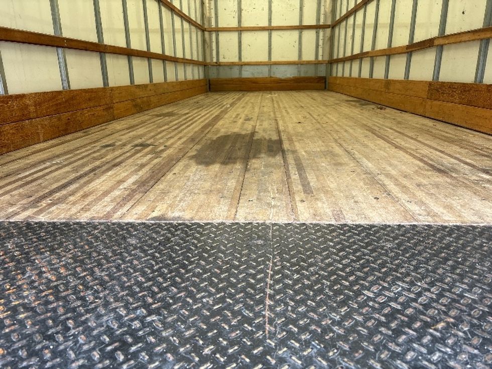 Medium Duty Box Truck-Light and Medium Duty Trucks-International-2021-MV607-Baton Rouge-LA-215,598\n\t\tmiles-$ 40,000 - Image 9