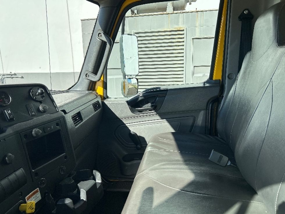 Medium Duty Box Truck-Light and Medium Duty Trucks-International-2021-MV607-Beaumont-TX-224,880\n\t\tmiles-$ 38,750 - Image 18