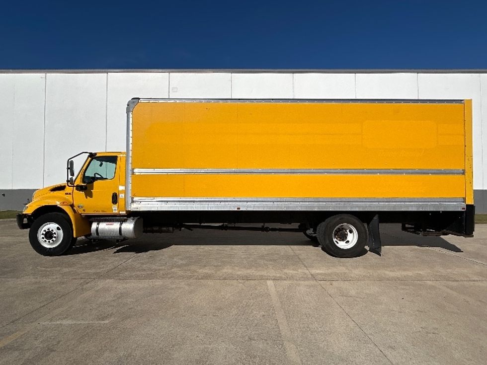 Medium Duty Box Truck-Light and Medium Duty Trucks-International-2021-MV607-Beaumont-TX-224,880\n\t\tmiles-$ 38,750 - Image 4