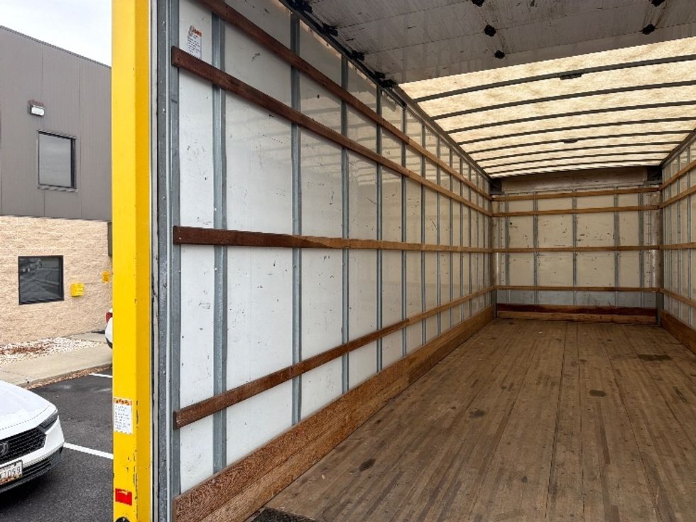 Medium Duty Box Truck-Light and Medium Duty Trucks-International-2021-MV607-Belcamp-MD-220,571\n\t\tmiles-$ 37,750 - Image 11