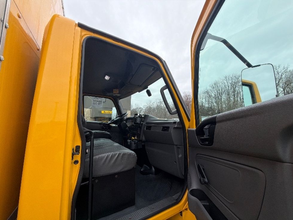 Medium Duty Box Truck-Light and Medium Duty Trucks-International-2021-MV607-Belcamp-MD-220,571\n\t\tmiles-$ 37,750 - Image 20