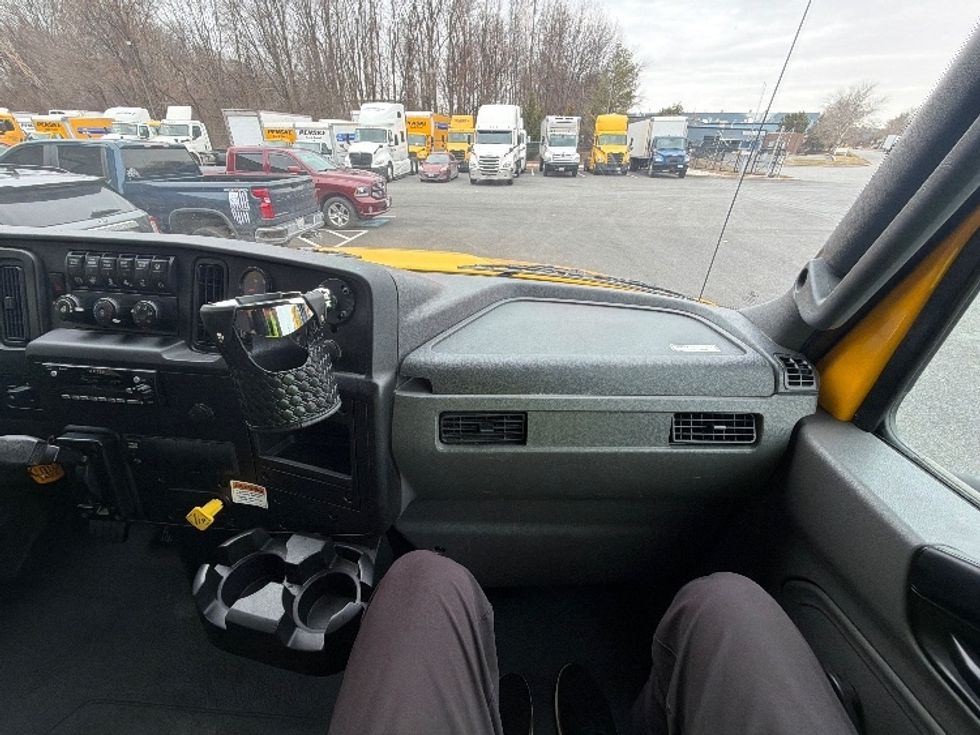 Medium Duty Box Truck-Light and Medium Duty Trucks-International-2021-MV607-Belcamp-MD-220,571\n\t\tmiles-$ 37,750 - Image 21